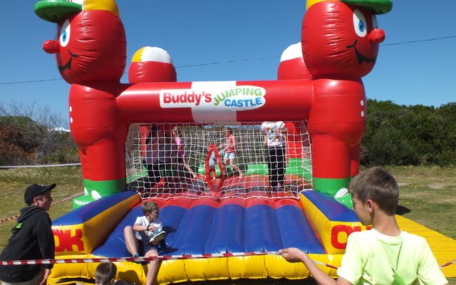 Groot pret wag weer op die kinders tydens De Kleine Gansies Kleuterskool se Groot Dag